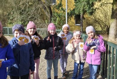 Na procházce jsme se dívali kolem sebe :)