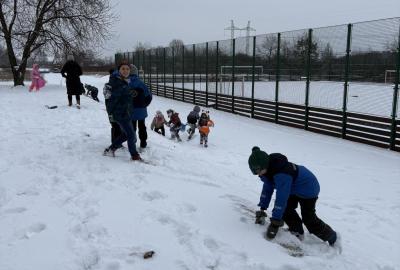 Zima a lopaty na sněhu 1/26