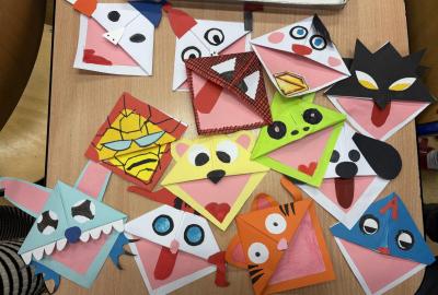 Superhrdinové během zápisu 2/26