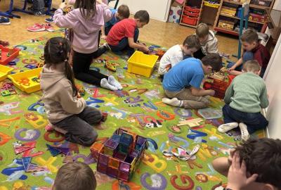 Kreativní odpoledne - stavíme z nejoblíbenějších stavebnic 03/26