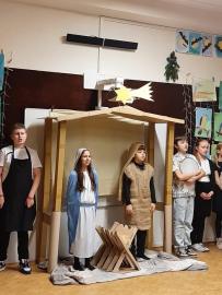 Vánoční příběh s koledami a vánočními písněmi